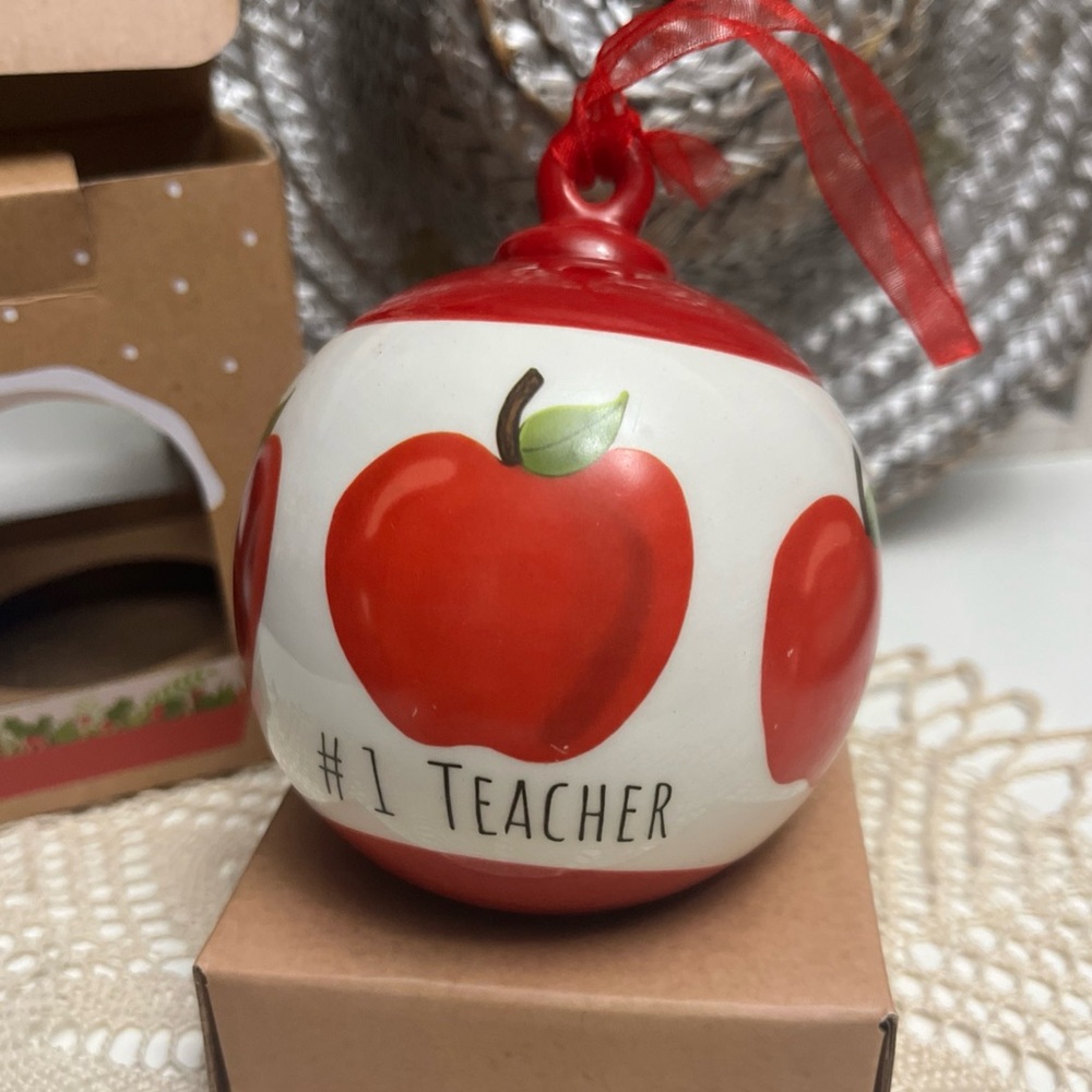 Red Apple #1 Teacher‎ Ornament